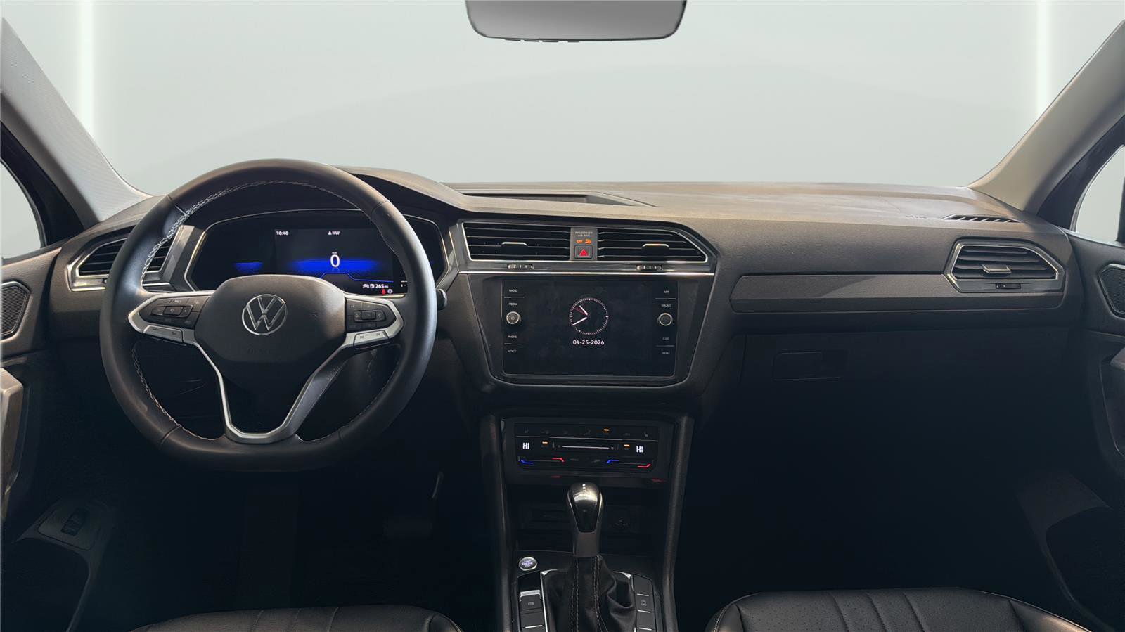 Used 2022 Volkswagen Tiguan SE FWD image 11