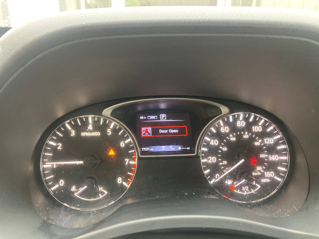 Used 2020 Nissan Pathfinder SL AWD/4WD image 19