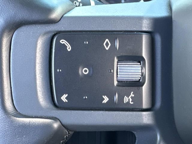 Used 2023 Land Rover Defender 110 X-Dynamic SE image 28