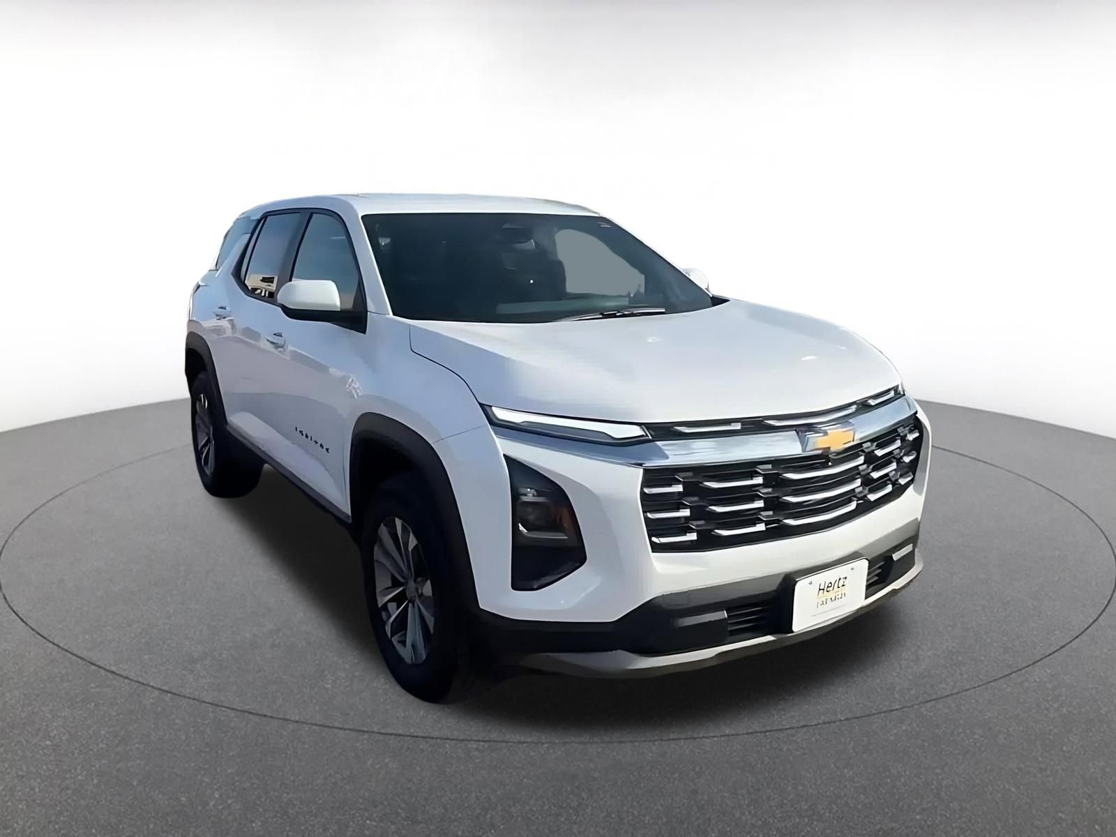 Used 2025 Chevrolet Equinox LT image 3