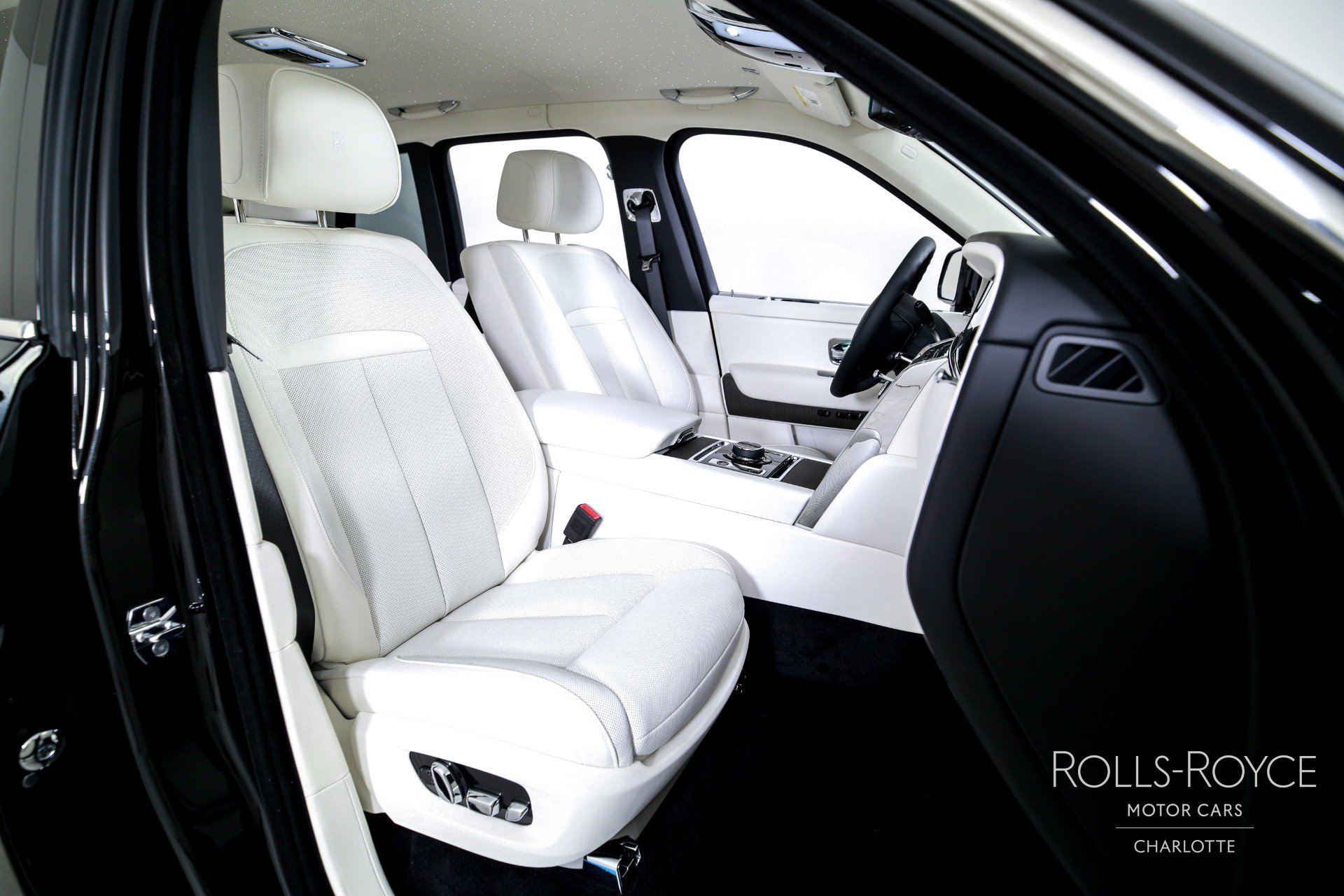 New 2026 Rolls-Royce Cullinan AWD/4WD image 36