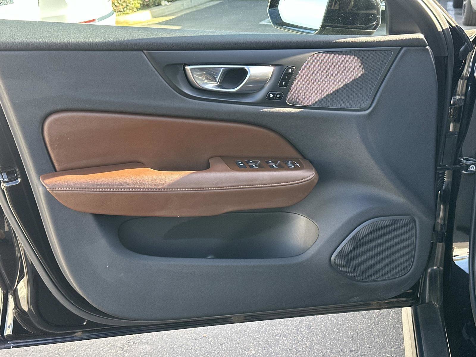 Certified 2025 Volvo V60 B5 Cross Country Plus image 15