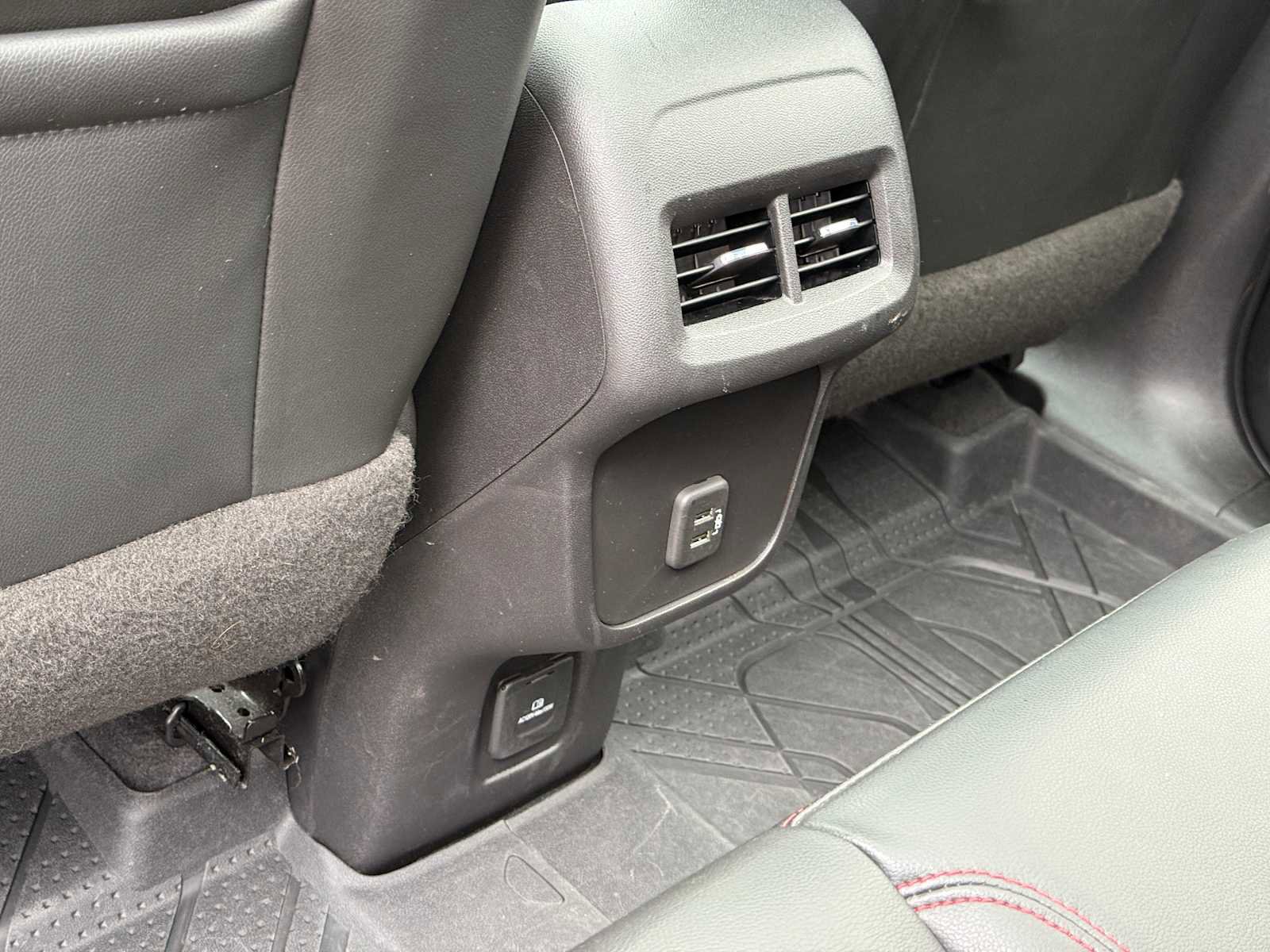 Used 2022 Chevrolet Equinox RS w/ RS Leather Package image 24