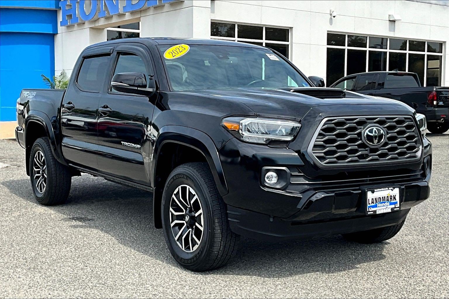 Used 2023 Toyota Tacoma TRD Sport AWD/4WD image 11