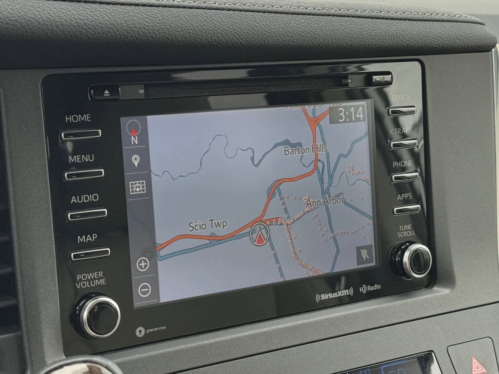 Used 2019 Toyota Sienna XLE w/ XLE Navigation Package FWD image 24