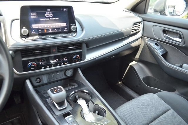 Used 2024 Nissan Rogue SV AWD/4WD image 24