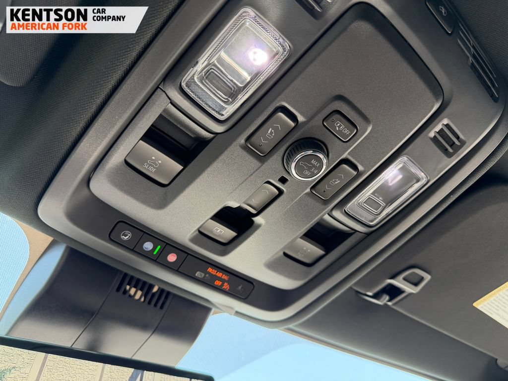 Used 2025 GMC Yukon AT4 Ultimate w/ LPO, Floor Liner Package AWD/4WD image 27