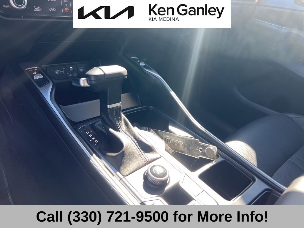 Certified 2025 Kia Sorento S FWD image 35