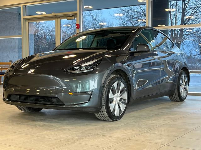Used 2023 Tesla Model Y 2WD image 3