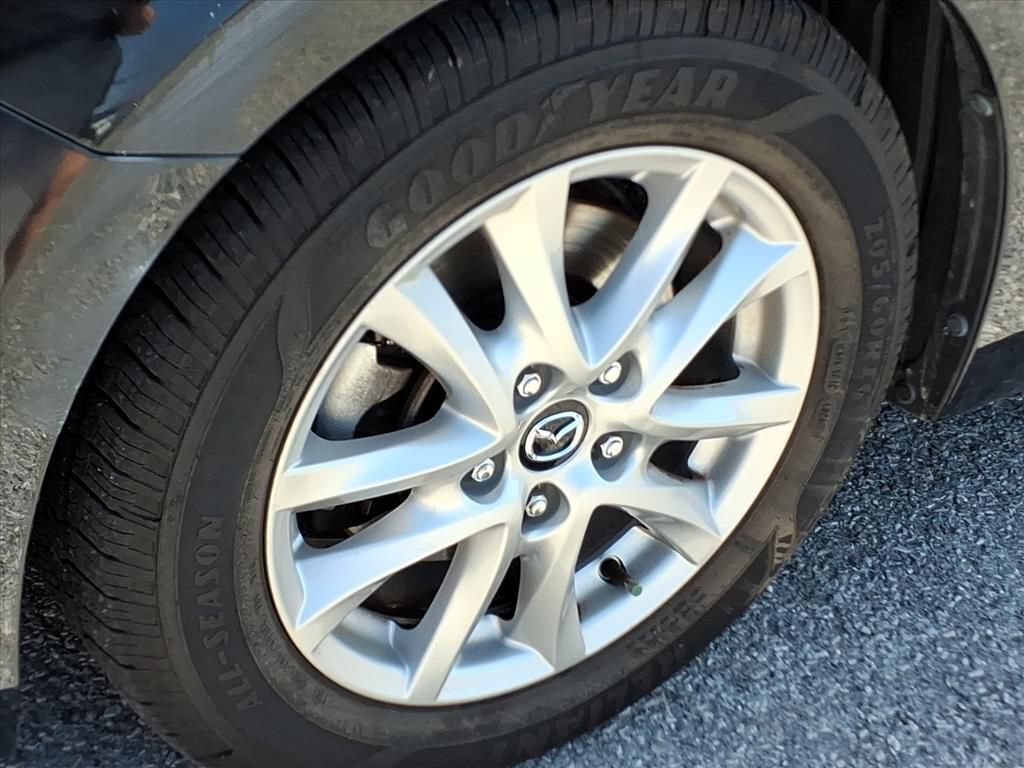 Used 2018 MAZDA MAZDA3 Sport w/ Preferred Equipment Package FWD image 14