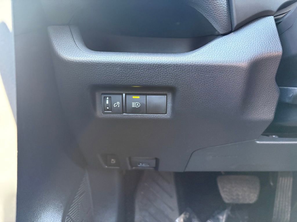 Certified 2025 Toyota RAV4 LE AWD/4WD image 23