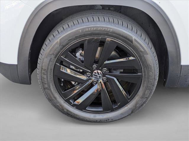 Used 2022 Volkswagen Atlas Cross Sport SE w/ Panoramic Sunroof Package image 23