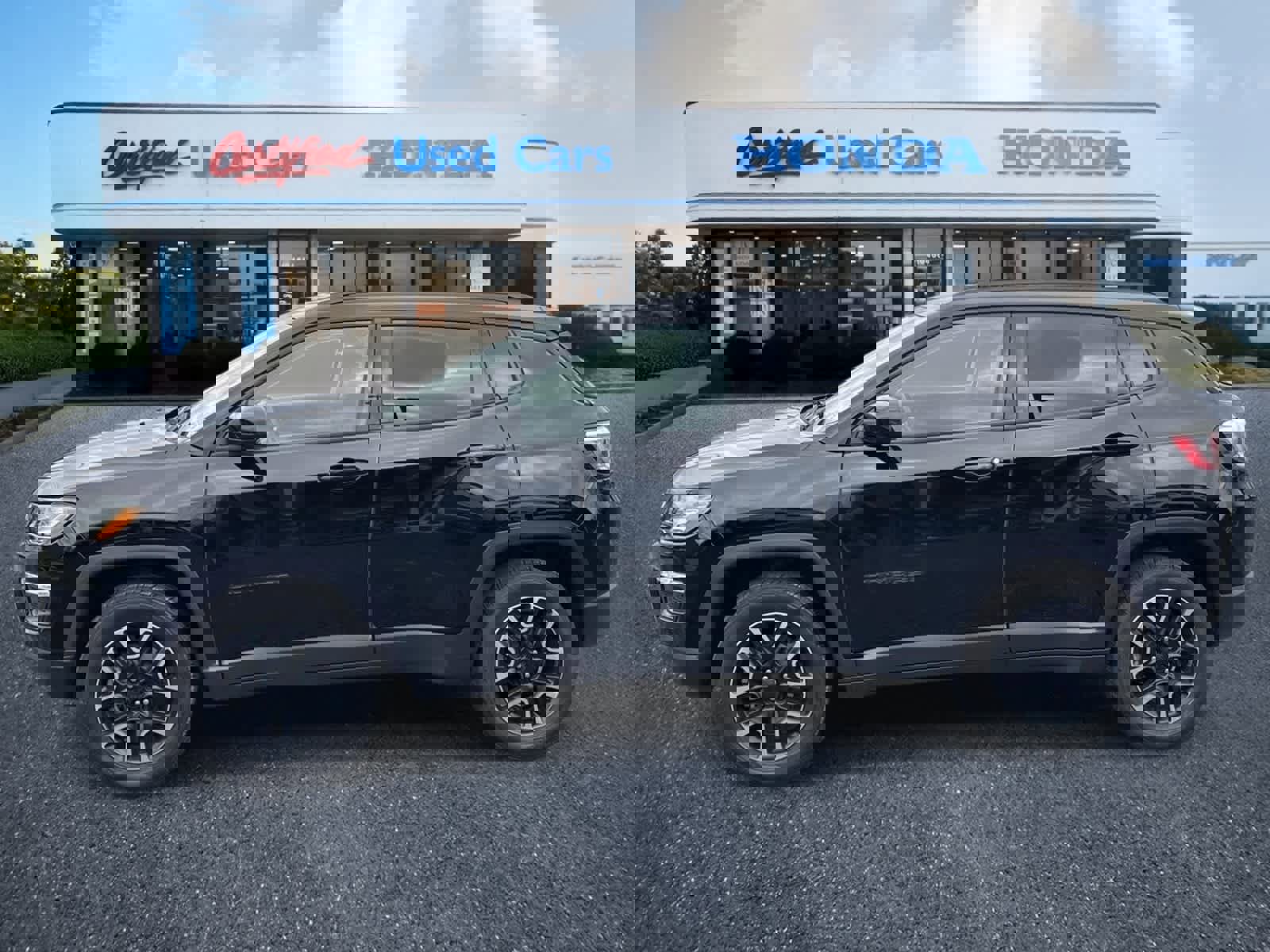 Used 2019 Jeep Compass Sport image 2