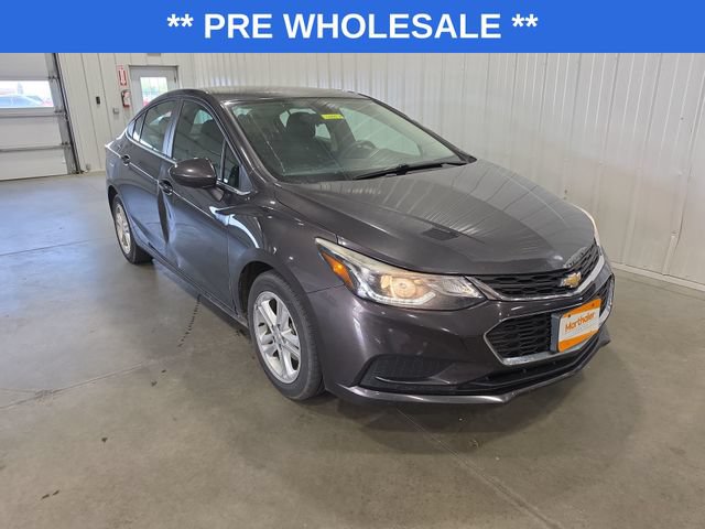 Used 2017 Chevrolet Cruze LT FWD image 2