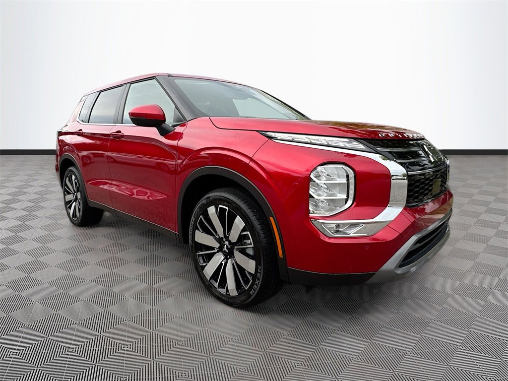 New 2025 Mitsubishi Outlander SE image 3