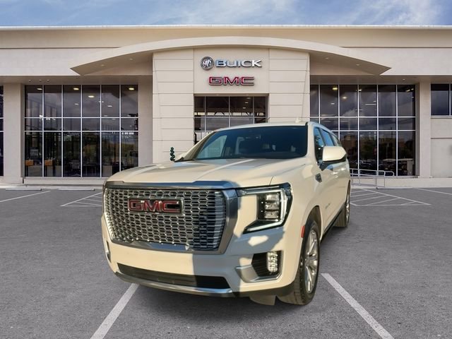 Used 2022 GMC Yukon XL Denali image 5