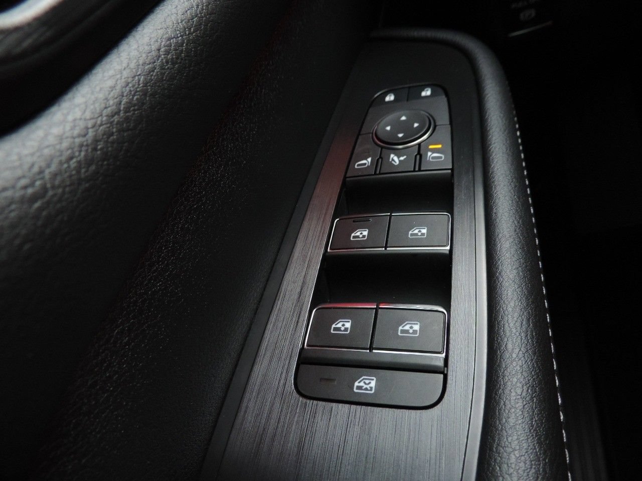 Used 2025 Nissan Armada SL RWD image 26