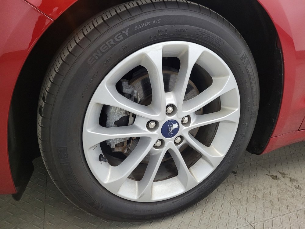 Used 2020 Ford Fusion SE image 31