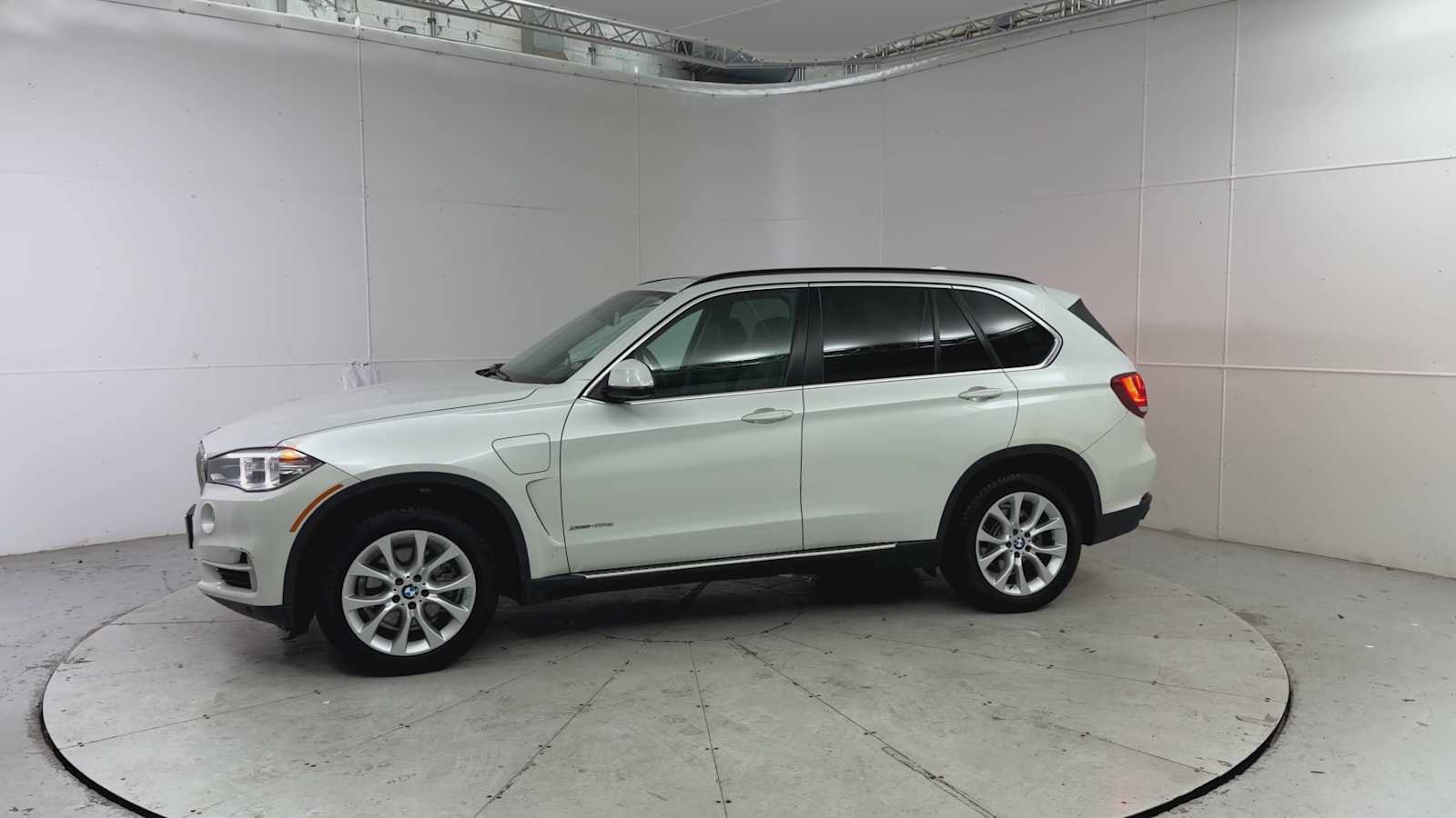 Used 2016 BMW X5 xDrive40e image 6