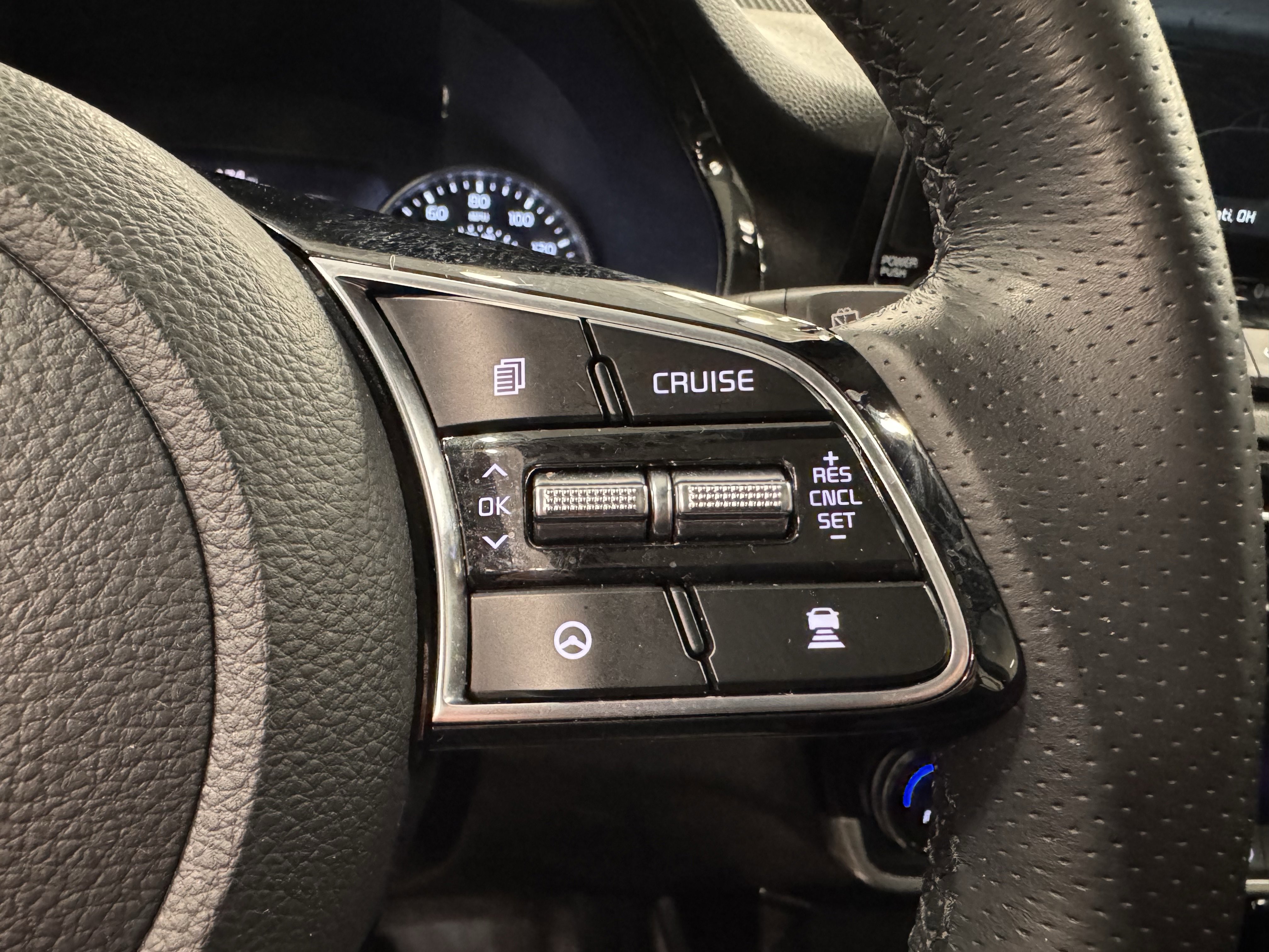 Certified 2023 Kia Seltos SX w/ SX Sunroof Package image 14