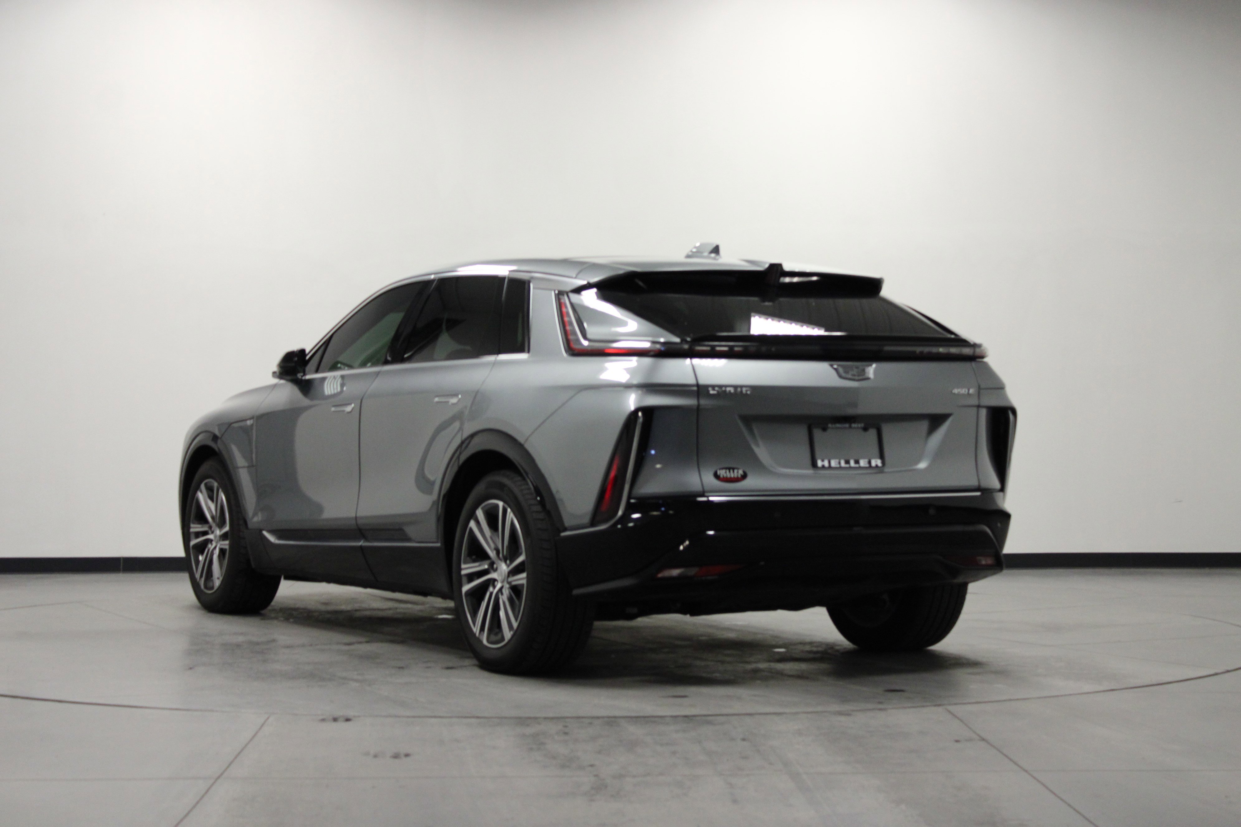 Used 2024 Cadillac Lyriq Luxury image 6