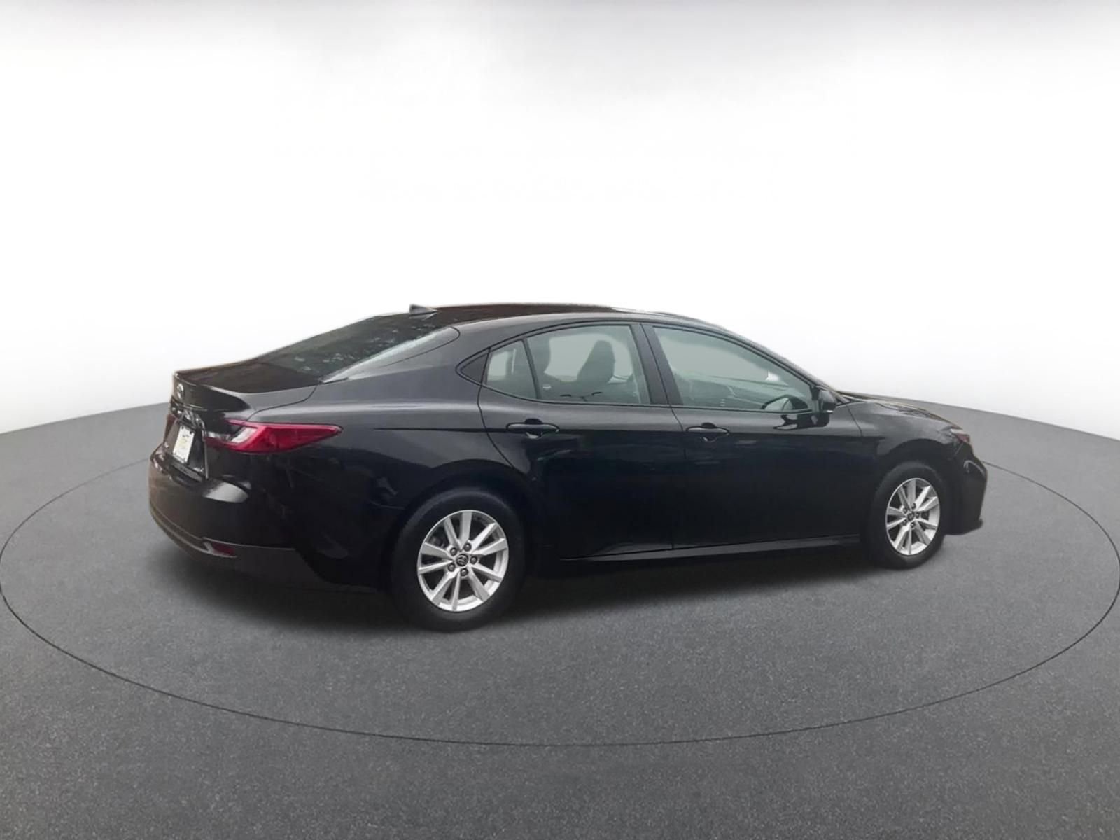 Used 2025 Toyota Camry LE FWD image 15