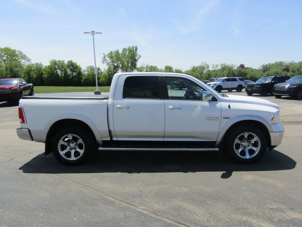 Used 2017 RAM 1500 Laramie w/ Convenience Group AWD/4WD image 8