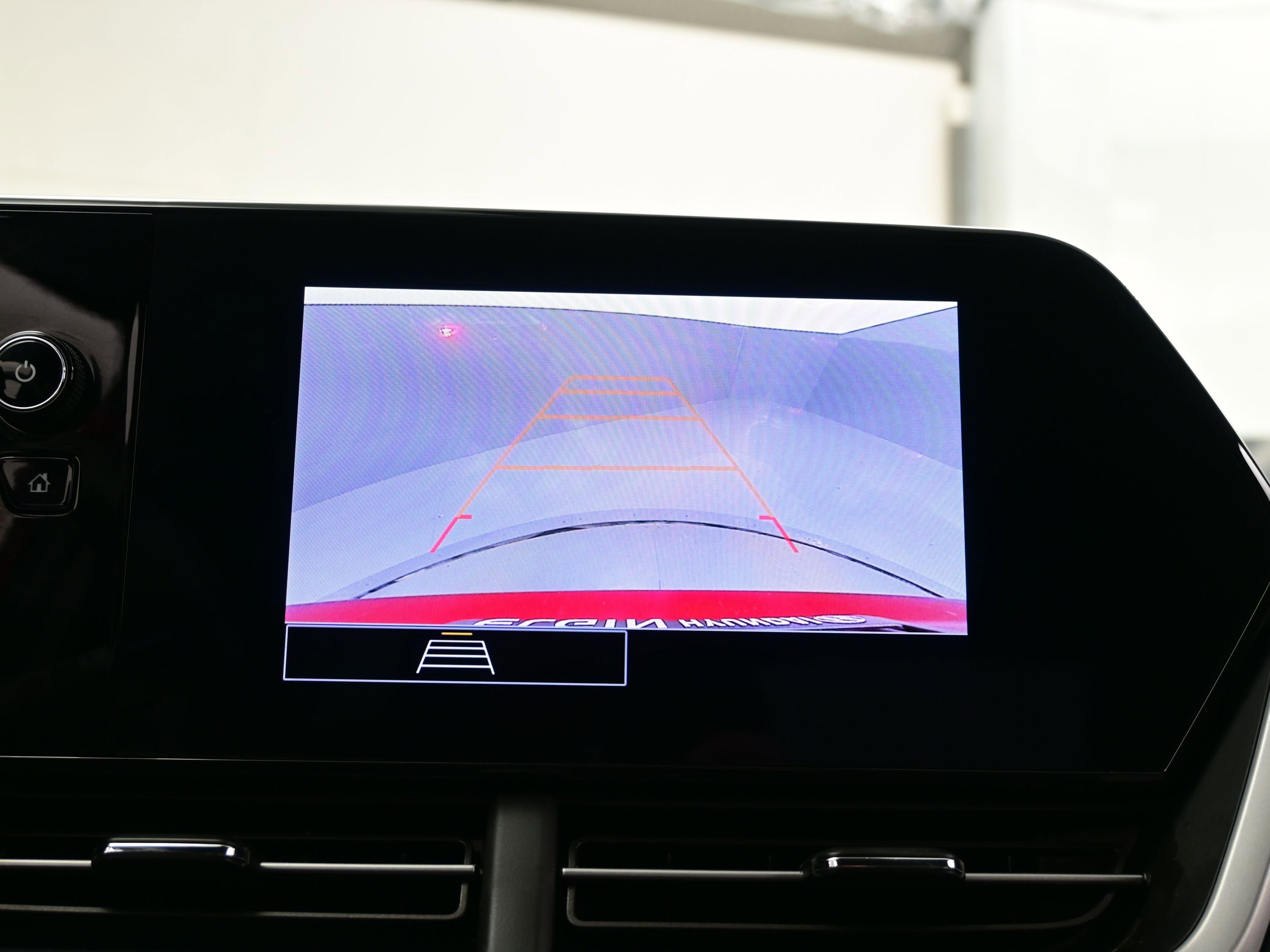 Used 2024 Chevrolet Trax LS w/ Driver Confidence Package image 17