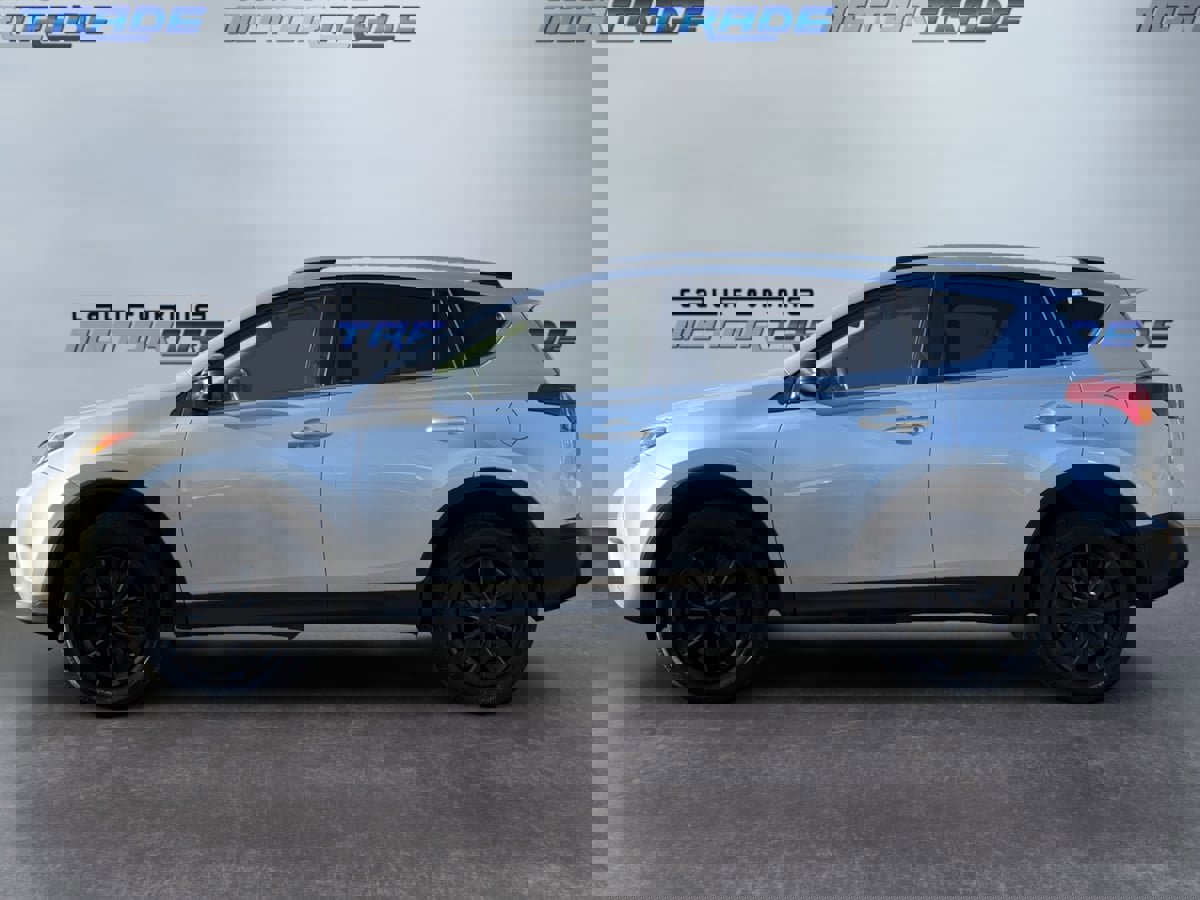 Used 2015 Toyota RAV4 LE image 8