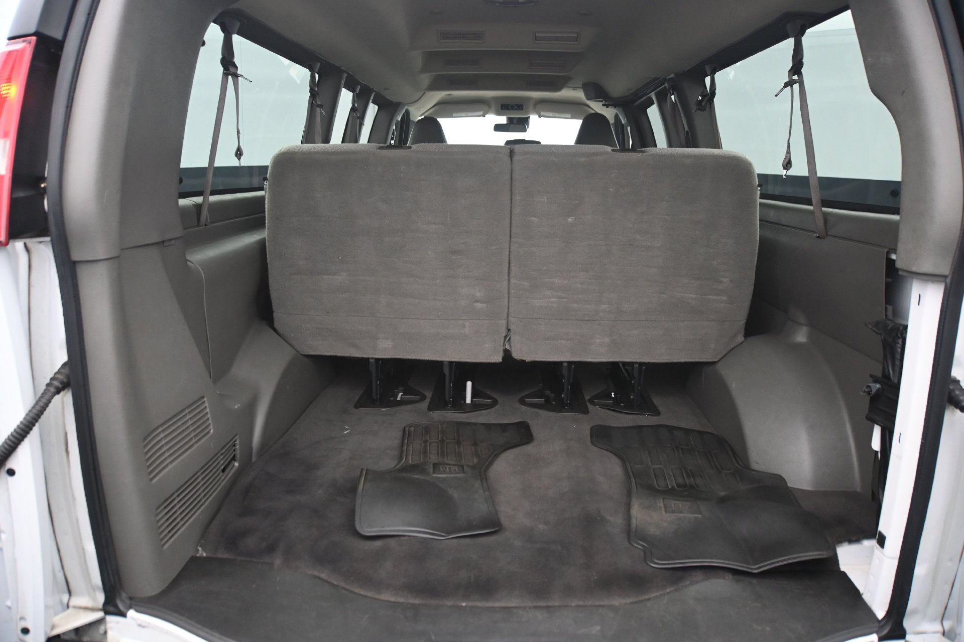 Used 2019 Chevrolet Express 3500 LT w/ LT Preferred Equipment Group RWD image 16