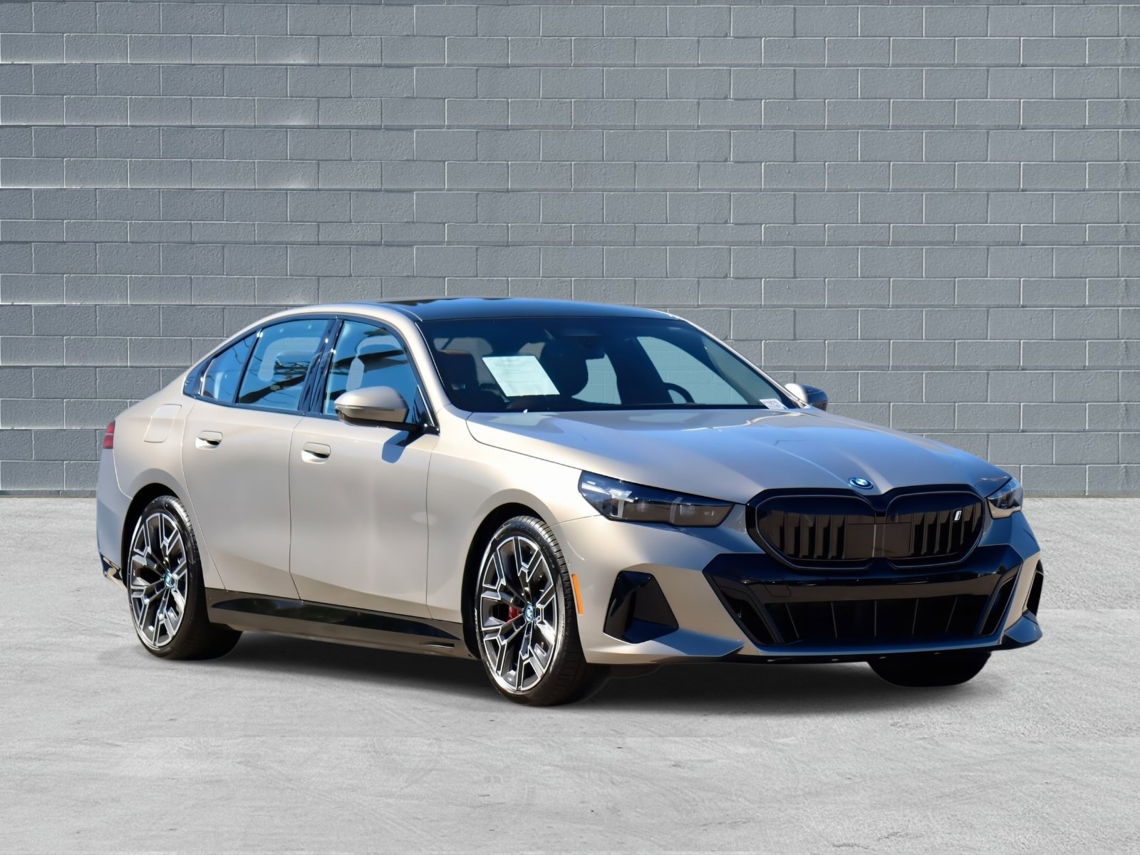 Used 2025 BMW i5 xDrive40 image 1