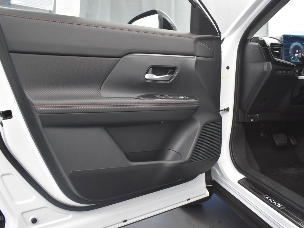 New 2026 Nissan Kicks SR w/ Illumination Package image 28