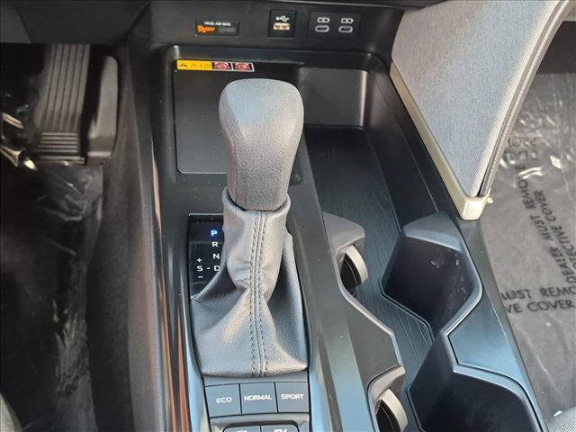 Used 2025 Toyota Camry LE FWD image 12