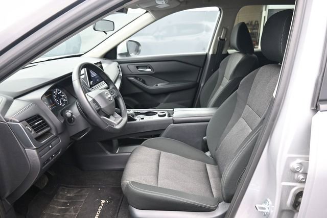 Used 2025 Nissan Rogue SV AWD/4WD image 20