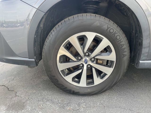 Used 2022 Subaru Outback Premium image 8
