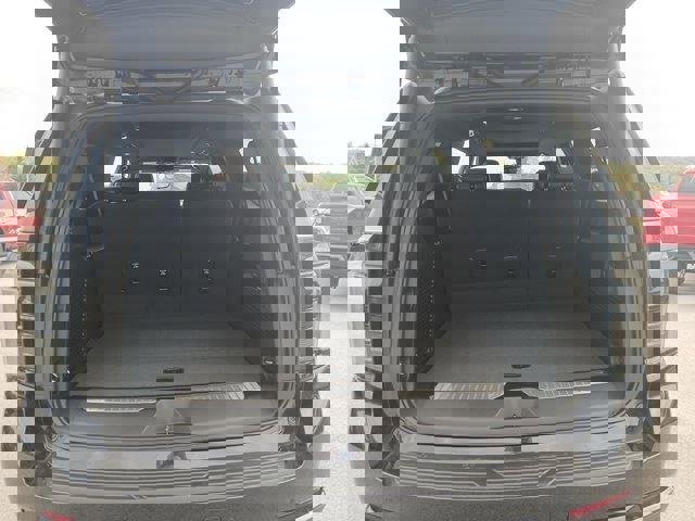 New 2026 Chevrolet Suburban RST w/ Advanced Technology Package image 31