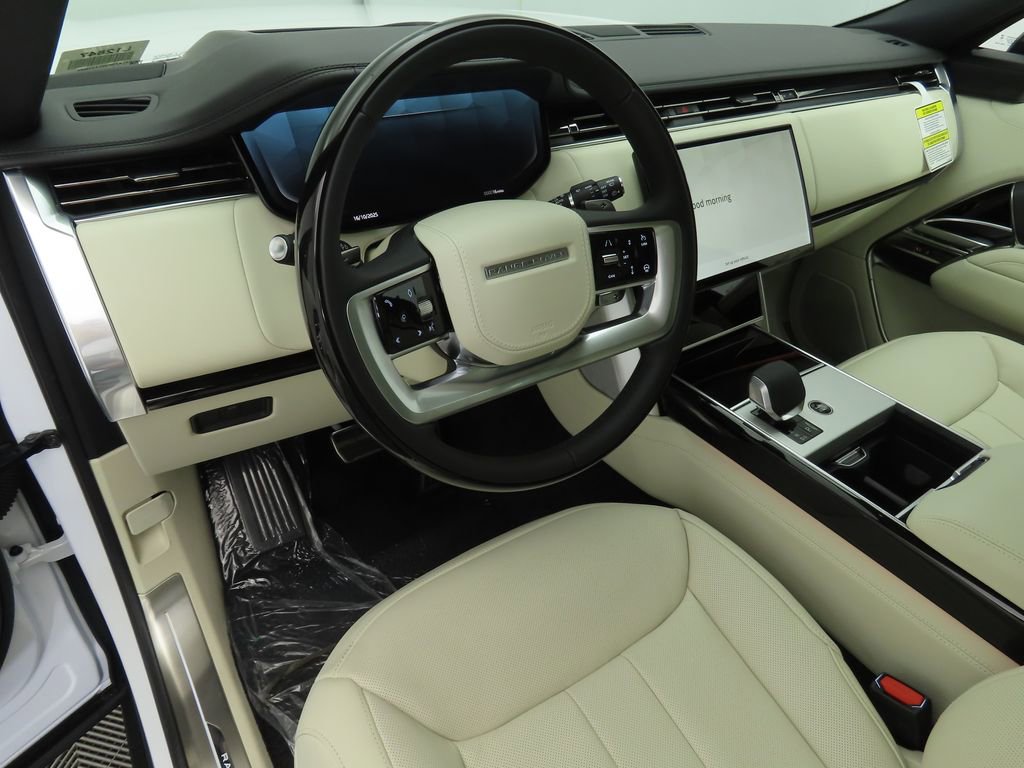 New 2025 Land Rover Range Rover Long Wheelbase SE image 9
