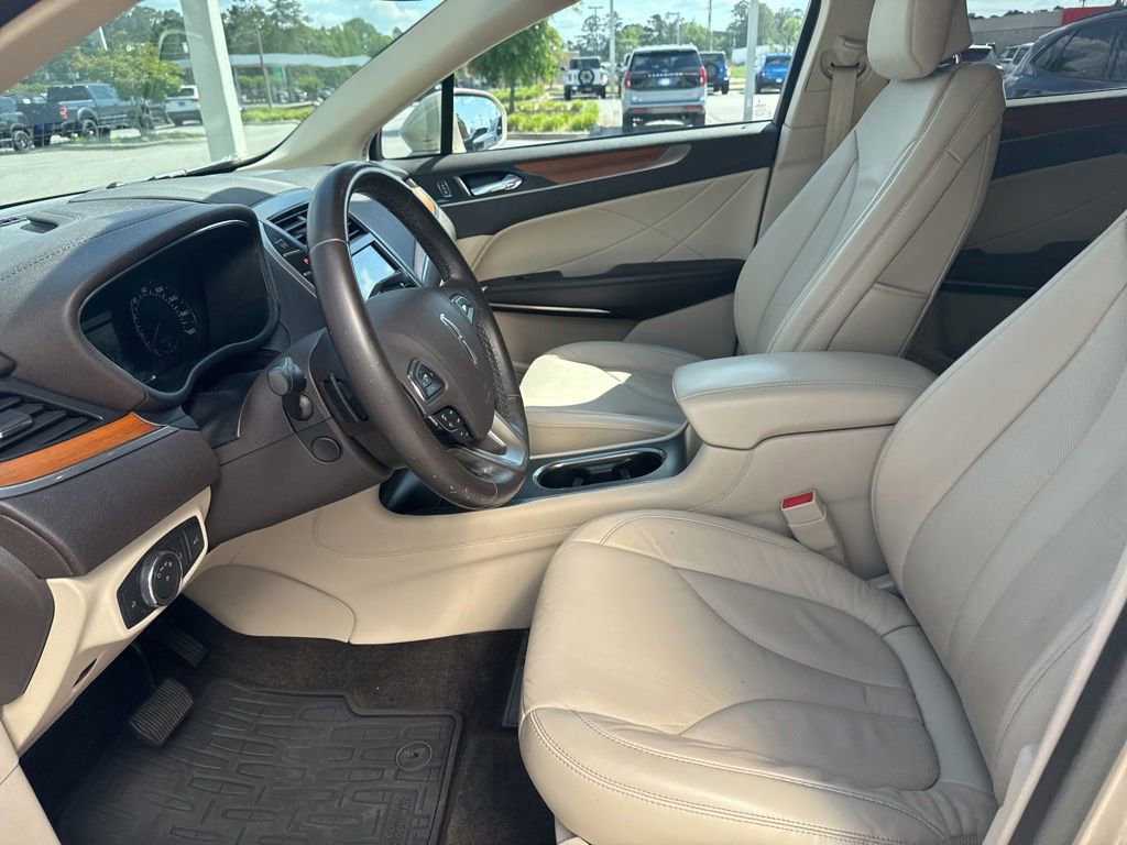 Used 2017 Lincoln MKC Select w/ Select Plus Package FWD image 8