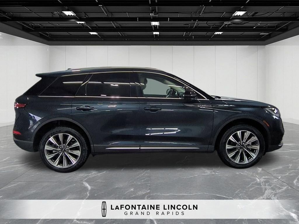 Certified 2022 Lincoln Corsair Reserve w/ Equipment Group 201A image 6