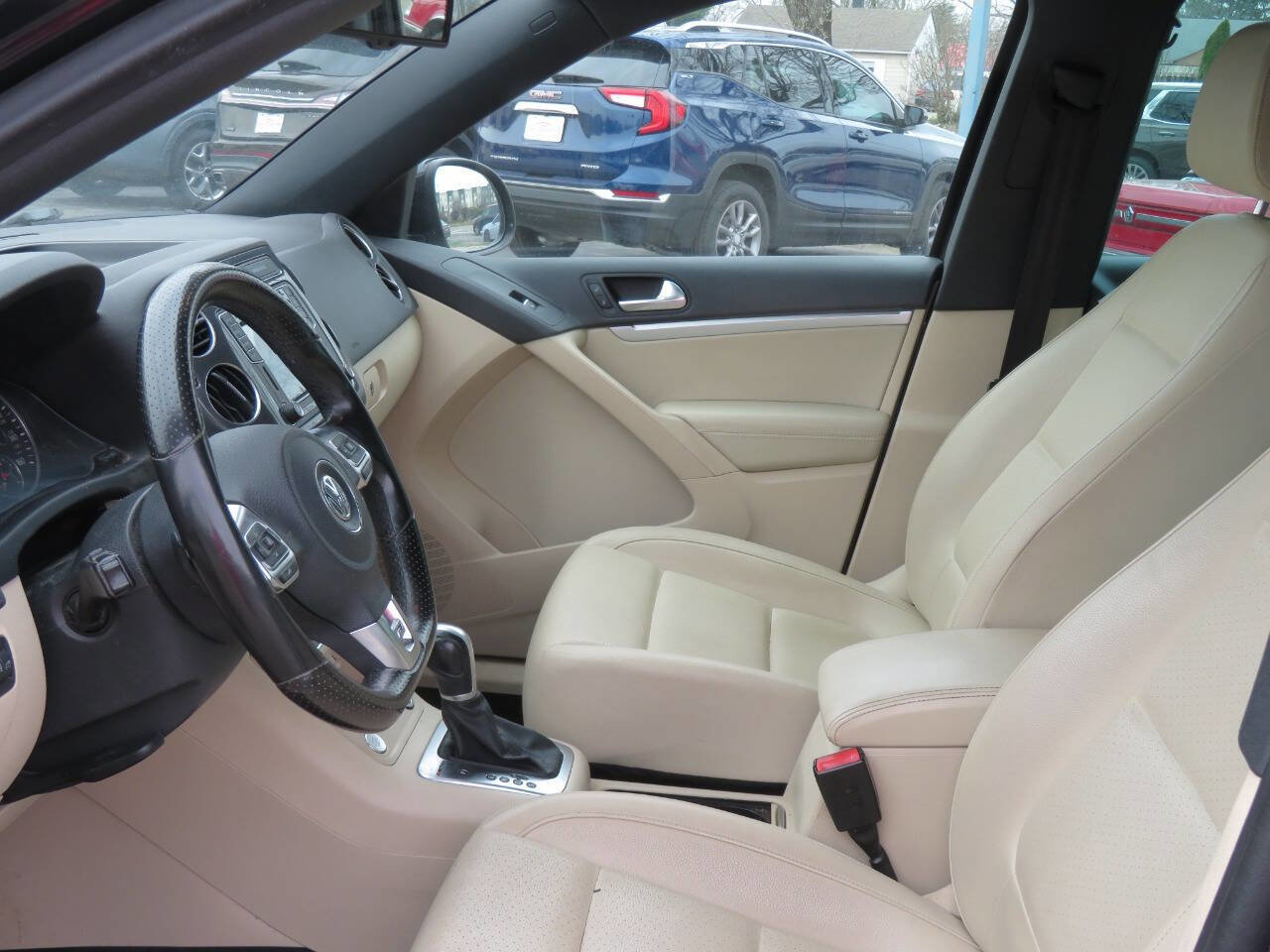 Used 2016 Volkswagen Tiguan R-Line image 6