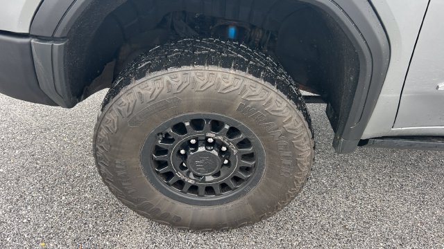 Certified 2025 GMC Sierra 2500 AT4X w/ AT4X AEV Edition AWD/4WD image 5