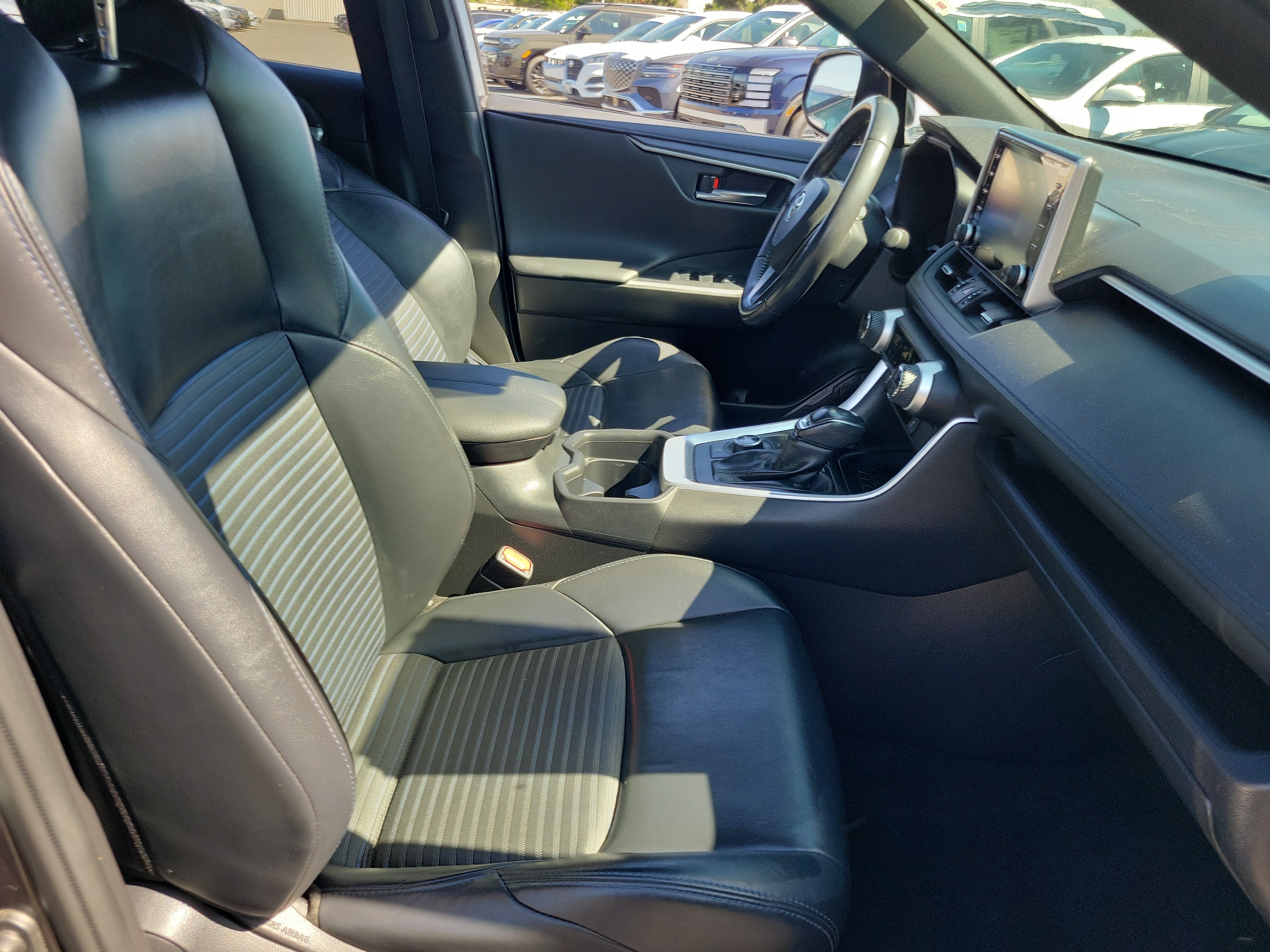 Used 2020 Toyota RAV4 XSE w/ XSE Grade Weather Package AWD/4WD image 22