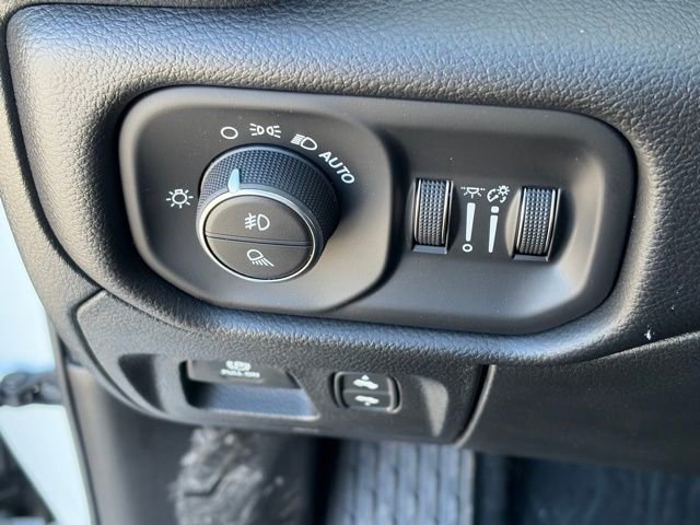 New 2026 RAM 1500 4x4 Crew Cab image 26