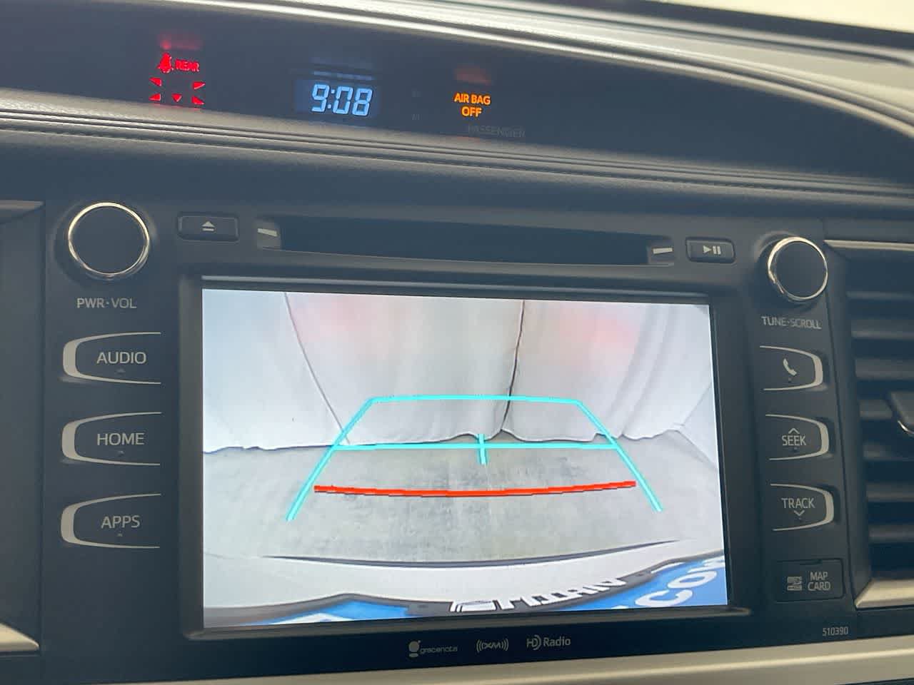 Used 2019 Toyota Highlander SE w/ Carpet Mat Package (TMS) AWD/4WD image 17