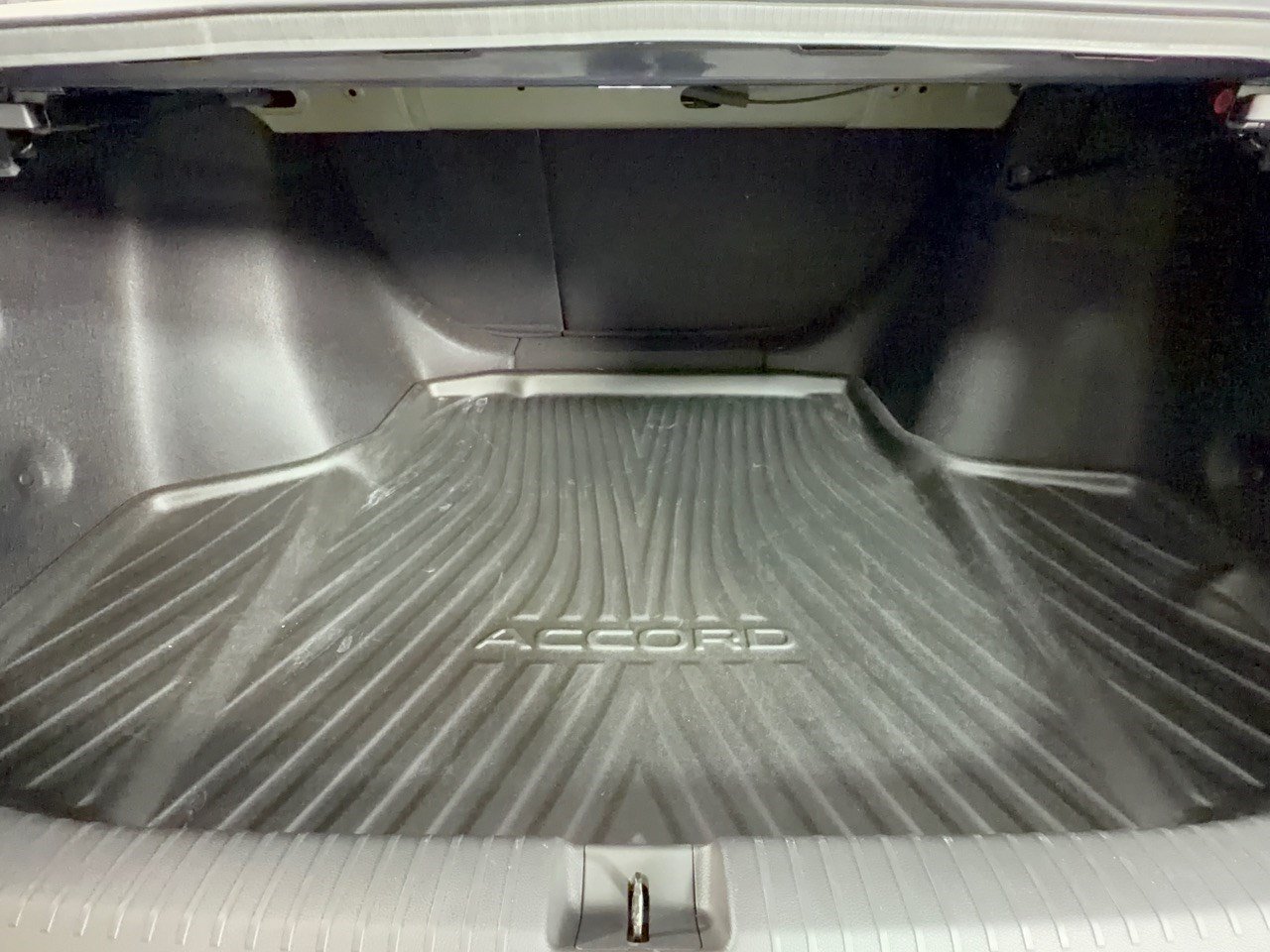 Certified 2024 Honda Accord EX image 28