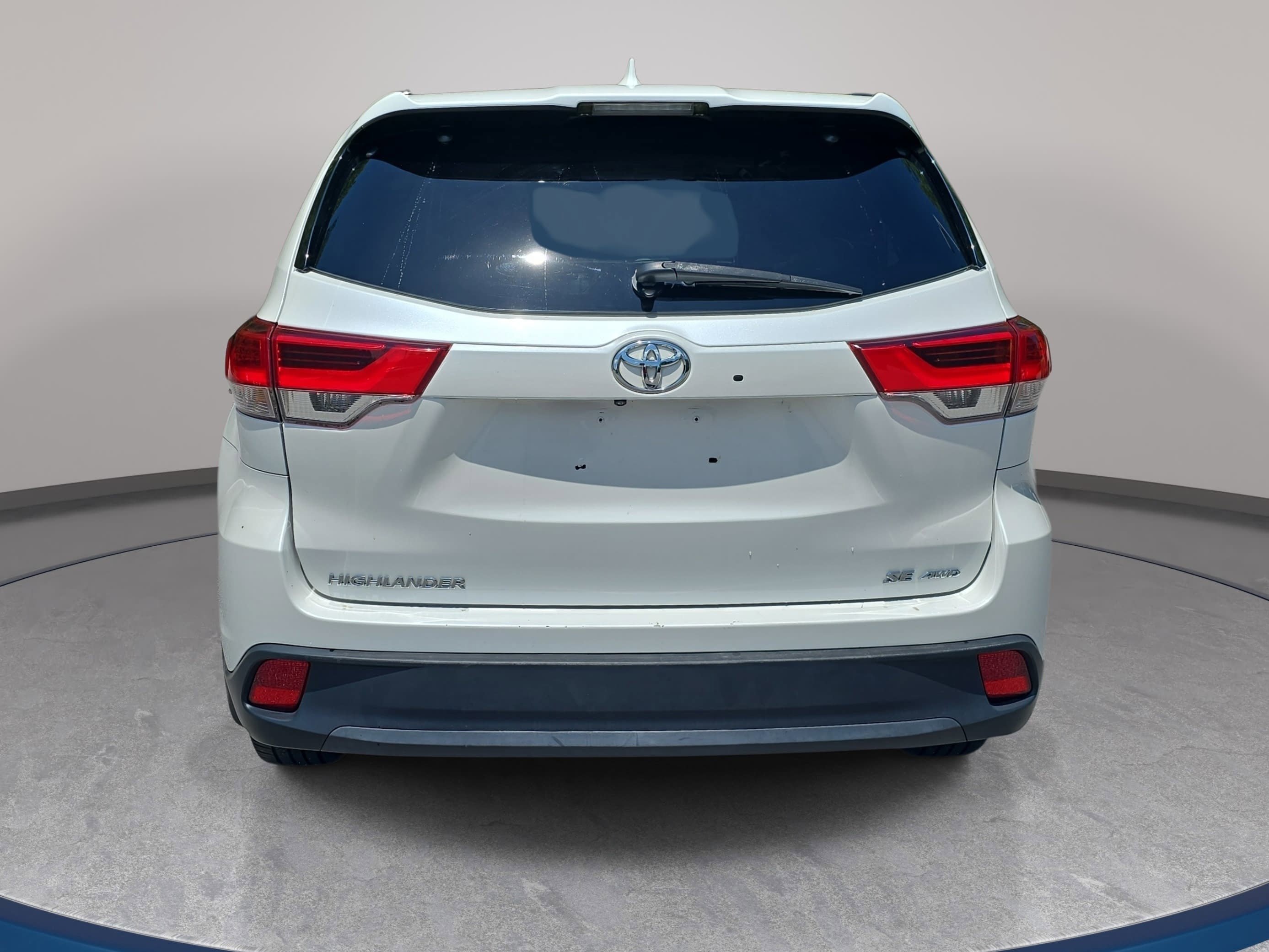 Used 2017 Toyota Highlander SE AWD/4WD image 6