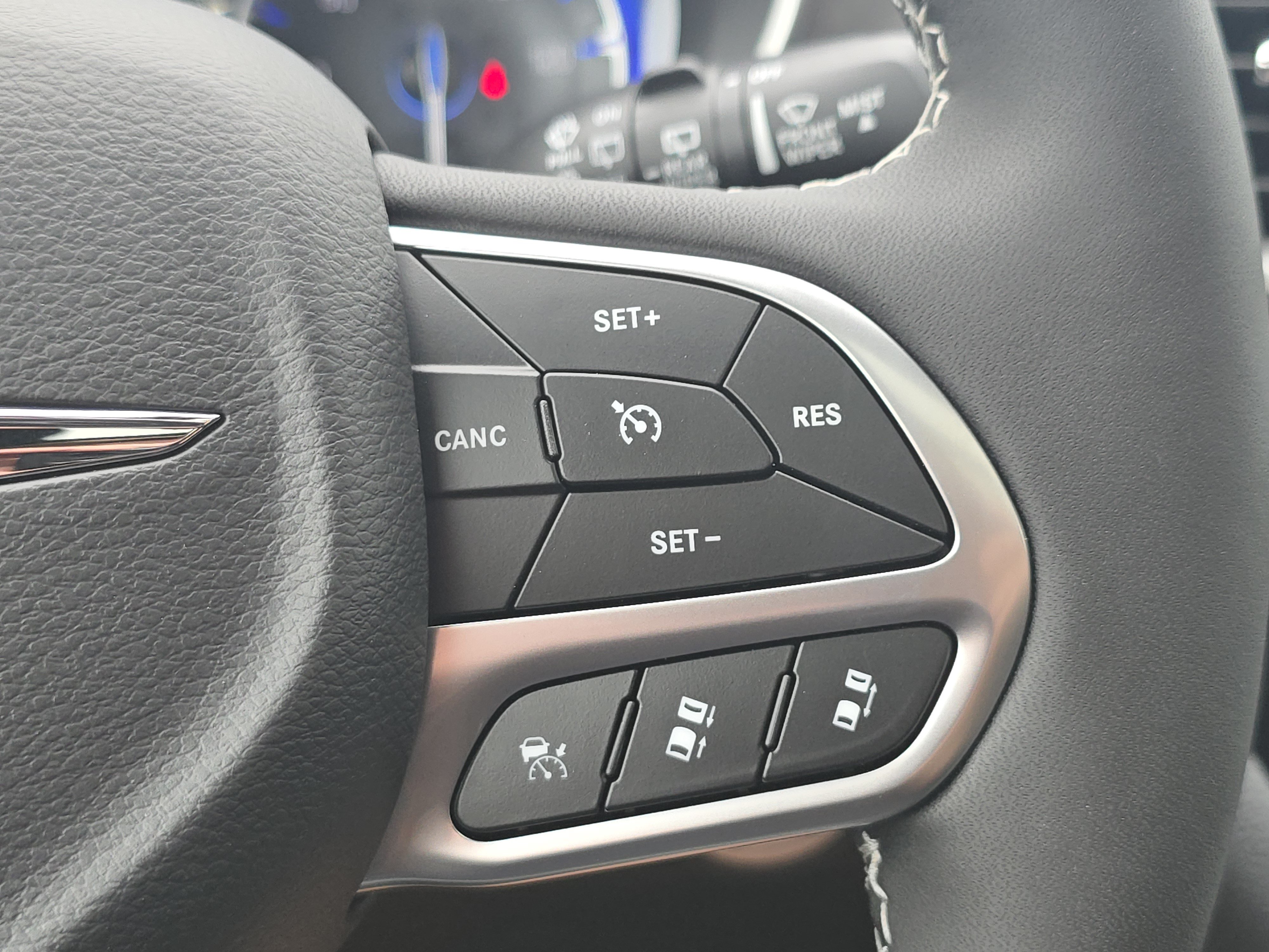 New 2026 Chrysler Pacifica Select FWD image 9