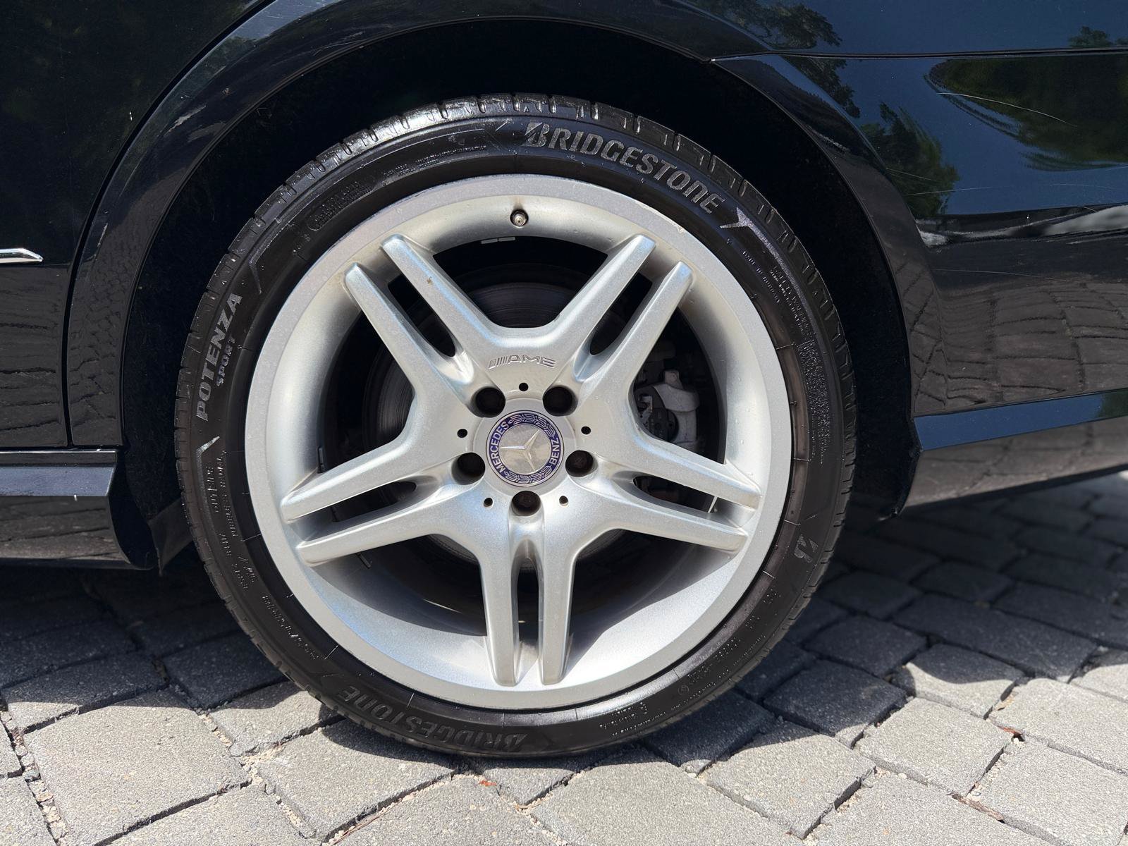 Used 2010 Mercedes-Benz E 550 Sedan image 19