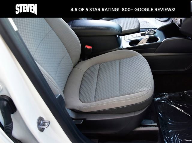 Used 2022 Ford Escape SE image 11