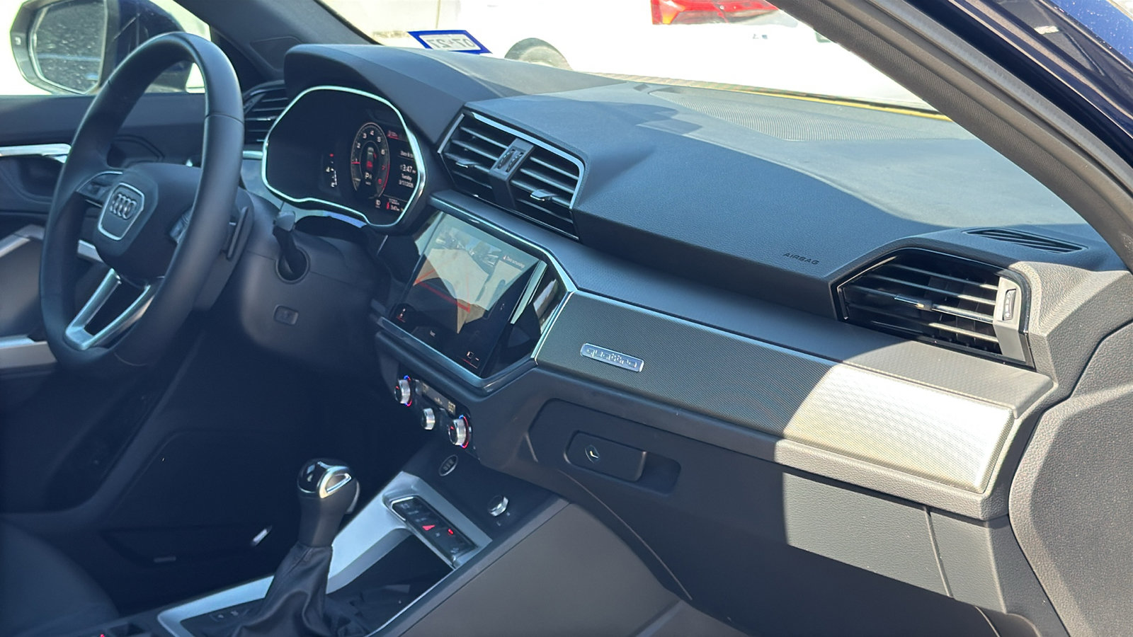 Used 2025 Audi Q3 2.0T Premium Plus w/ Premium Plus Package image 29